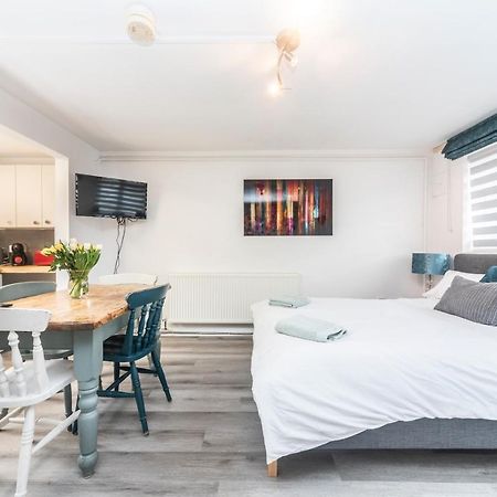 10 Boutique Studio Apartment Near Tube - Quiet Location Little Missenden エクステリア 写真